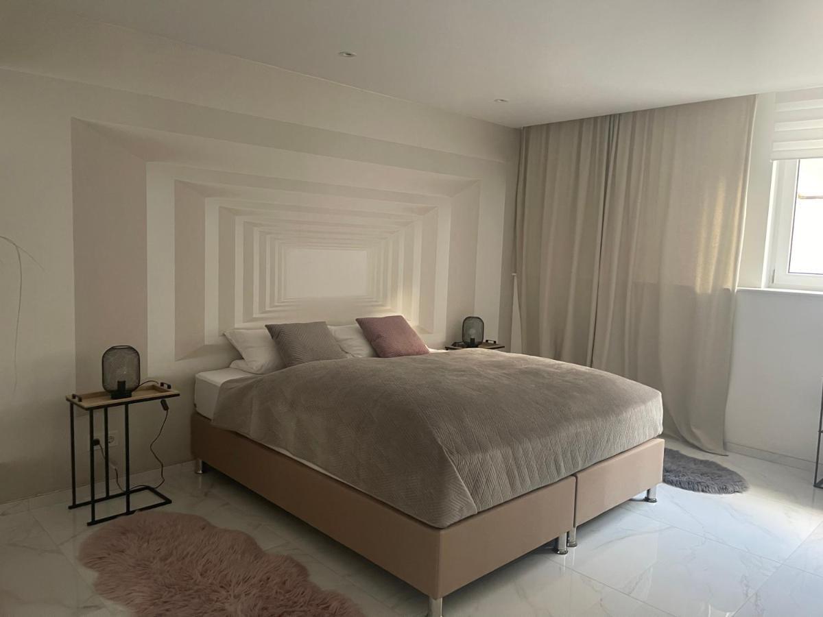 Moderne, Ruhige Ferienwohnung , Ideal Zum Abschalten Hadamar Exteriör bild